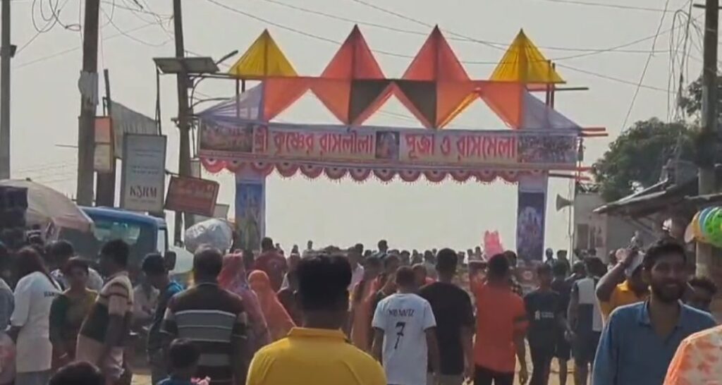 কুয়াকাটায় রাস লীলা উৎসবে পূন্যার্থীদের ঢল